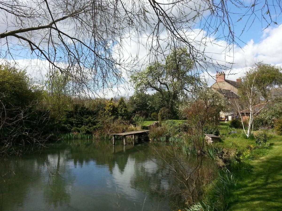 לינה וארוחת בוקר Marston Moreteyne Upper Wood End Farm מראה חיצוני תמונה